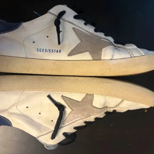Golden Goose Superstar  - Bra skick 7/10, pris är ej hugget i sten. Box och liknande medkommer! Strl 44/43