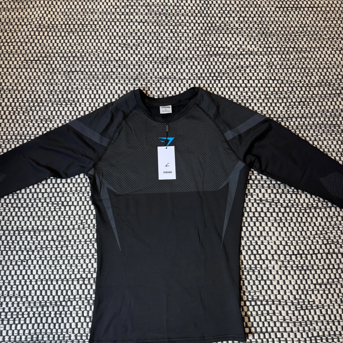 Onyx V5 Gym Shark Long sleeved 