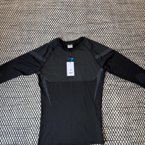 Onyx V5 Gym Shark Long sleeved  - Säljer en muscle fit onyx V5 tröja, långärmad. Detta är en exklusiv limited edition tröja som är köpt från gymshark, kom gärna med bud😁