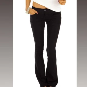 Low waist bootcut jeans - Så snygga low waist jeans! I storlek xs/34