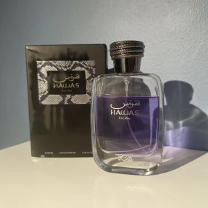 Hawas For Him Eau de Parfum 100ml - Säljer en Hawas For Him från Rasasi. Det återstår ca 80ml, avgör mängd själv enligt bild. Skriv vid funderingar