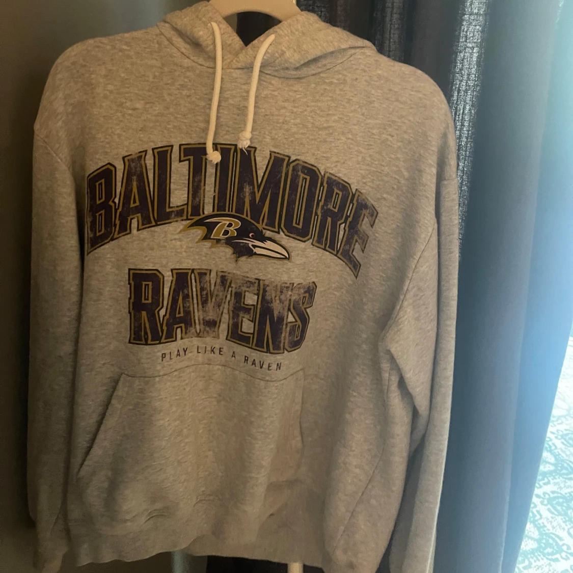 Grå Baltimore Ravens hoodie