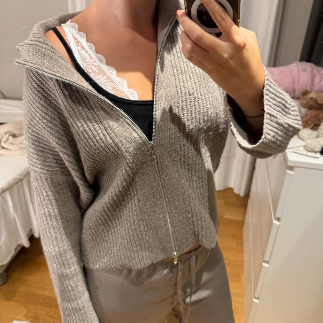 Beige stickad tröja - 1