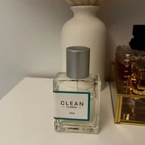 Clean Rain Parfym - Säljer pga att den inte kommer till användning.
