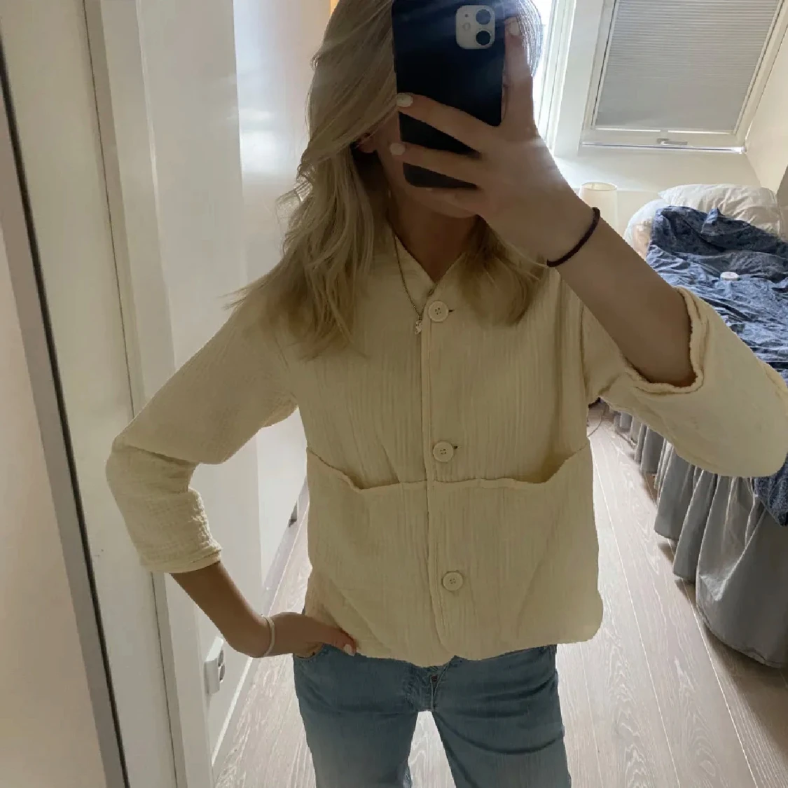 Beige cardigan jacka med knappar - 2