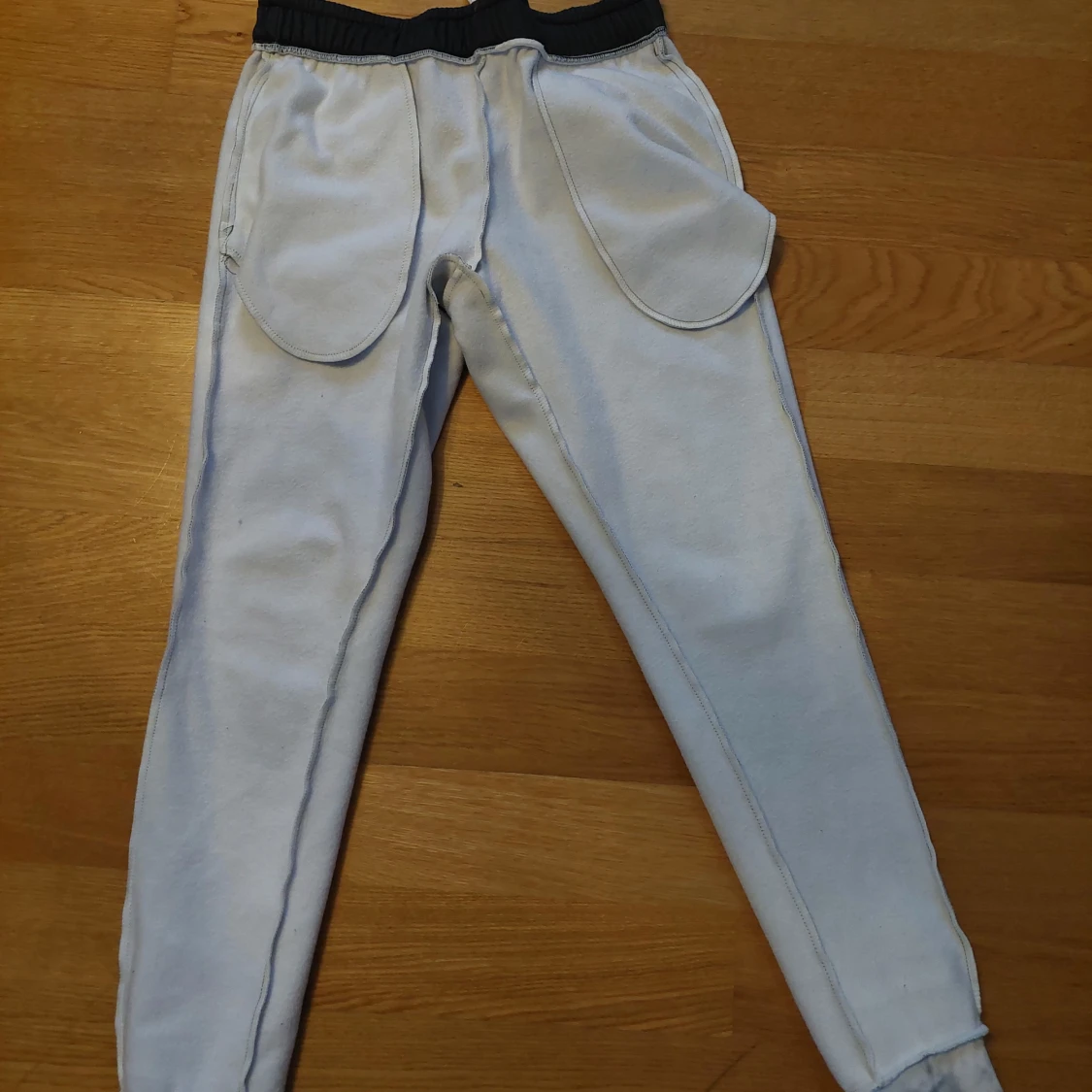 Svarta mjukisbyxor med rökdesign från Mr. Gugu & Miss Go - 4