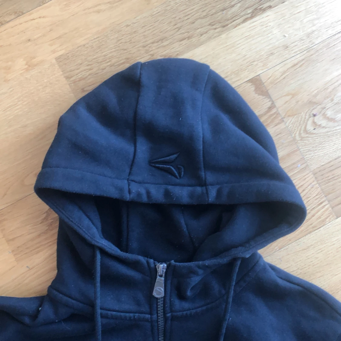 Svart hoodie från Nautic XPRNC - 3