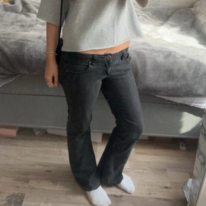 Lågmidjade jeans - Såååå fina Lågmidjade jeans jag är 166cm❤️