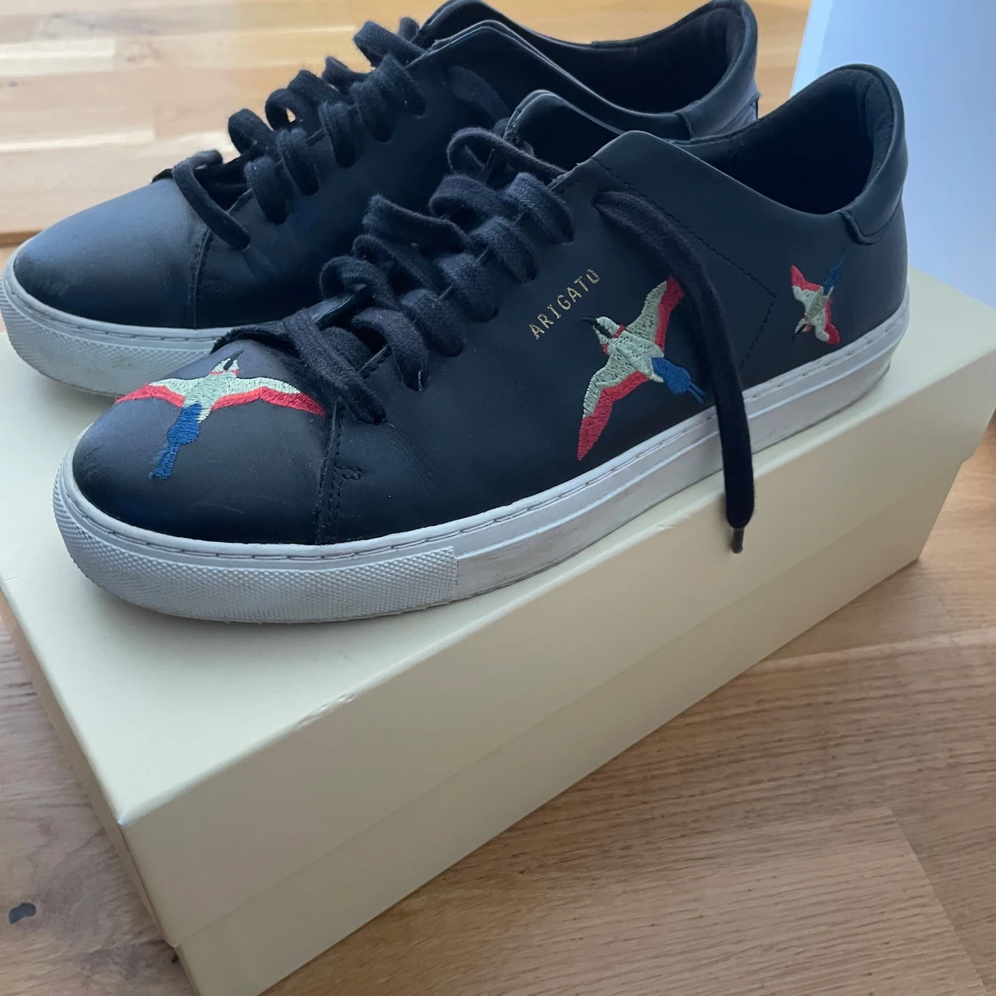 Svarta sneakers från Axel Arigato - 3