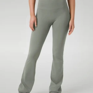 Borg Flare Tights  - Helt nya med pricetag på. Bara provat inte använda. Köpte fel storlek och kan ej returneras då säljer istället 🥰