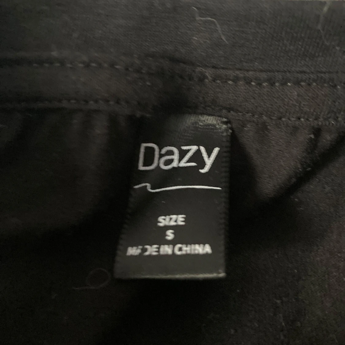 Svart långärmad tröja från Dazy - 1