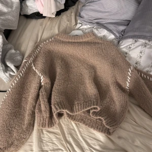 Stickad tröja  - Från vero moda