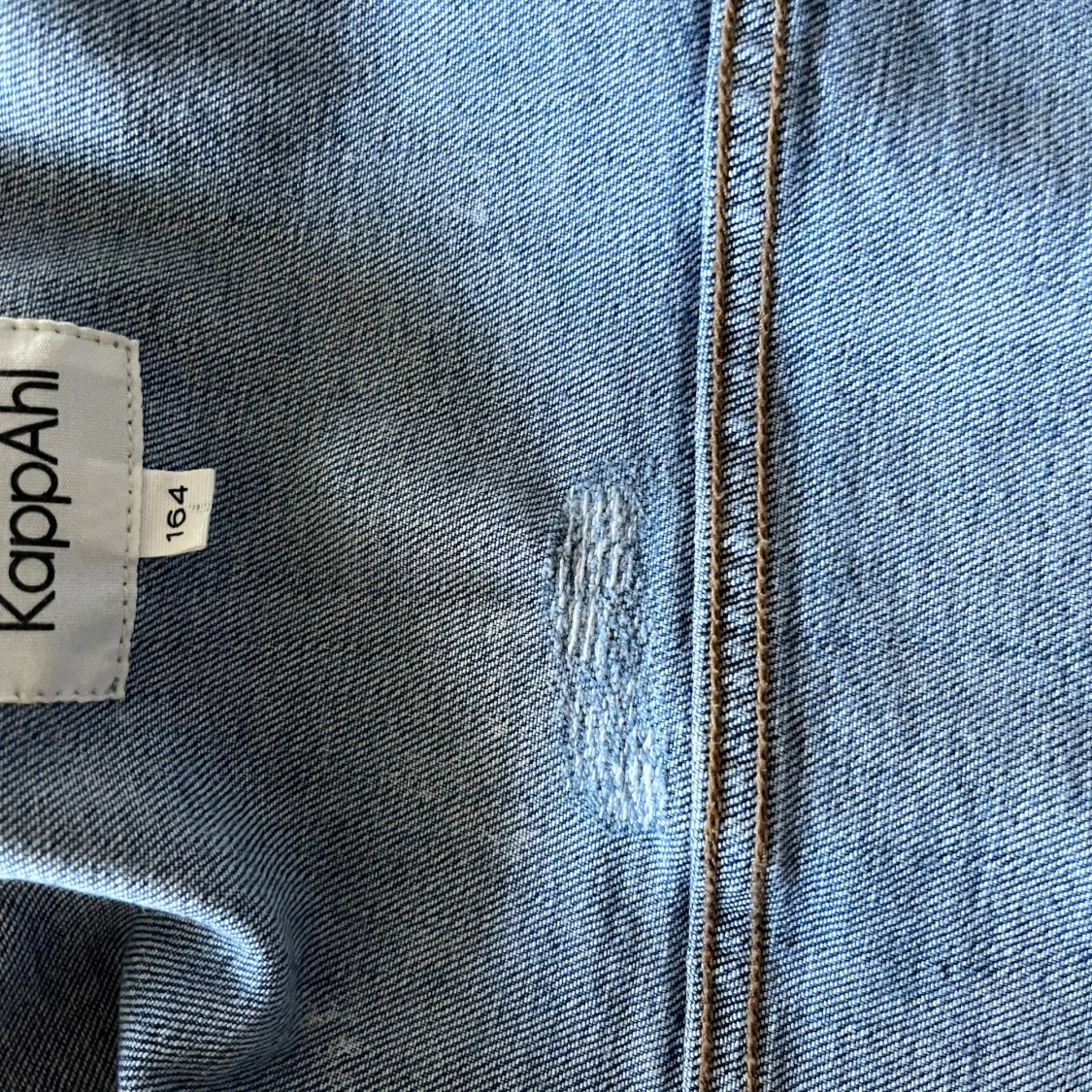 Ljusblå jeansjacka från KappAhl - 3