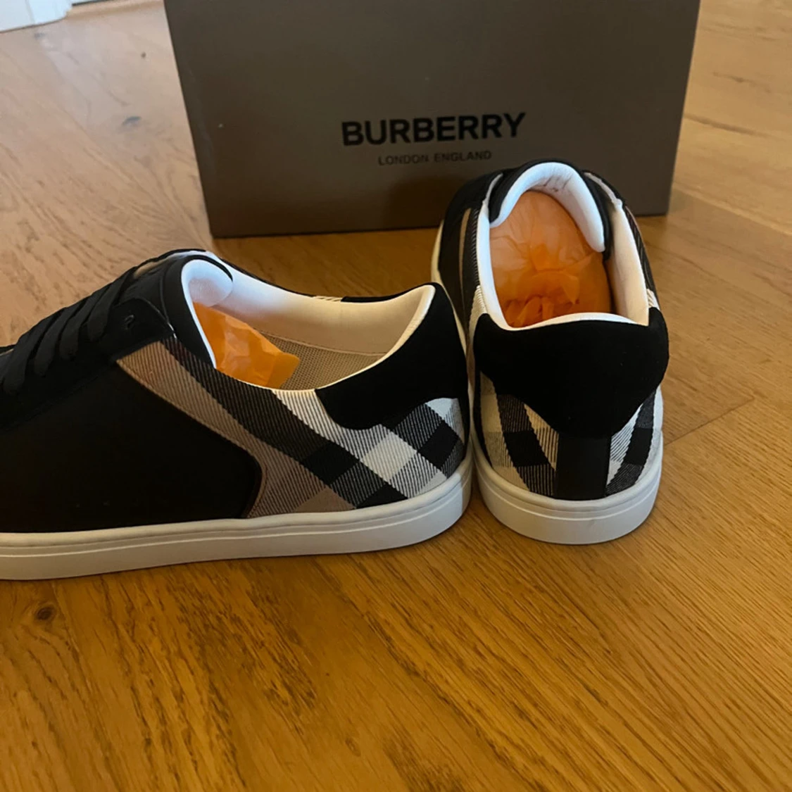 Burberry sneakers med rutig detalj - 4