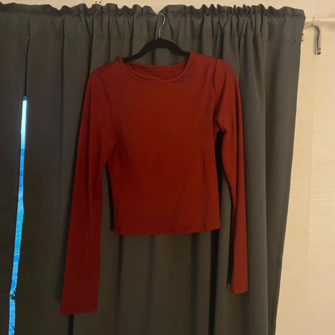 Röd långärmad topp