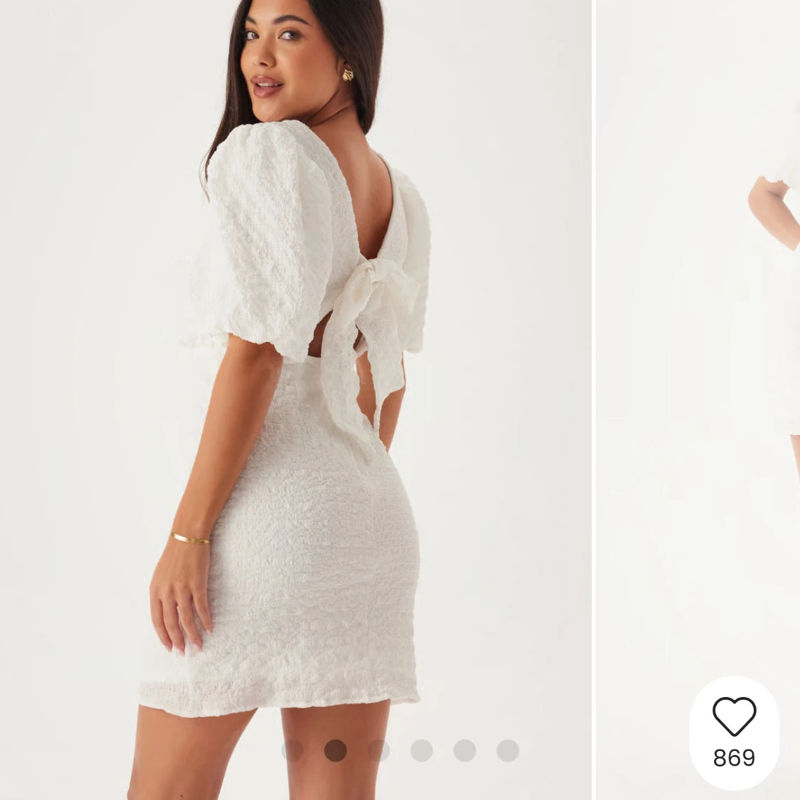 Vit kort klänning med rosett från Bubbleroom