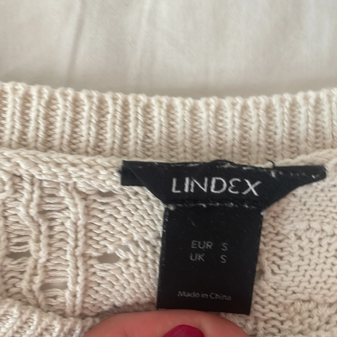 Stickad topp med volangärm från Lindex - 1