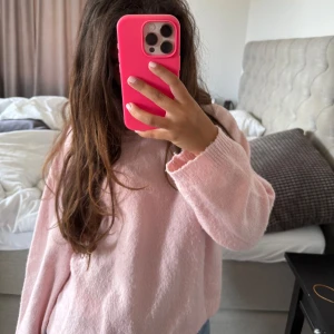 Ljusrosa mysig stickad tröja - Söt rosa stickad tröja från lager 157! Har Bara kommit till användning ungefär 3 gånger