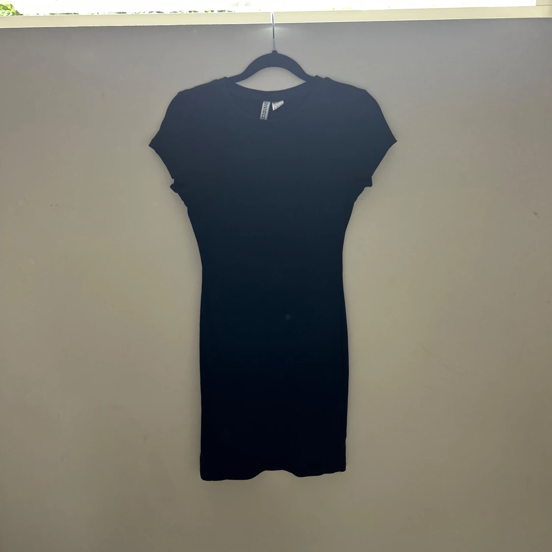 Svart ribbad kortklänning H&M Divided