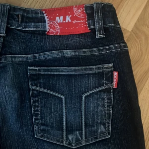 Mörka bootcut jeans från M.K Jeans - Köpte på Plick mer var för stora så har personligen aldrig använt men väldigt fina