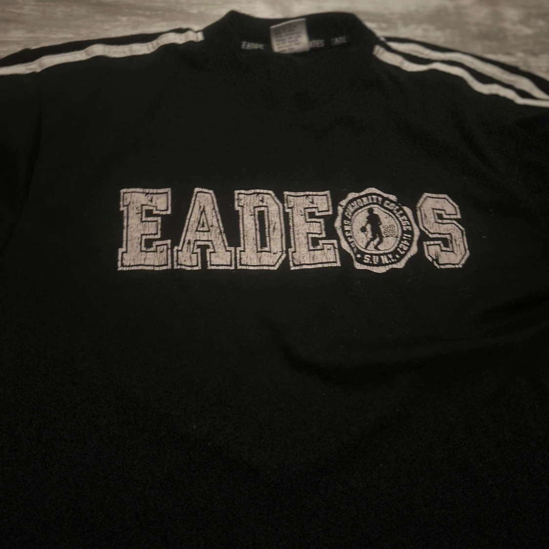 Svart tröja Eades med vita ränder - 1