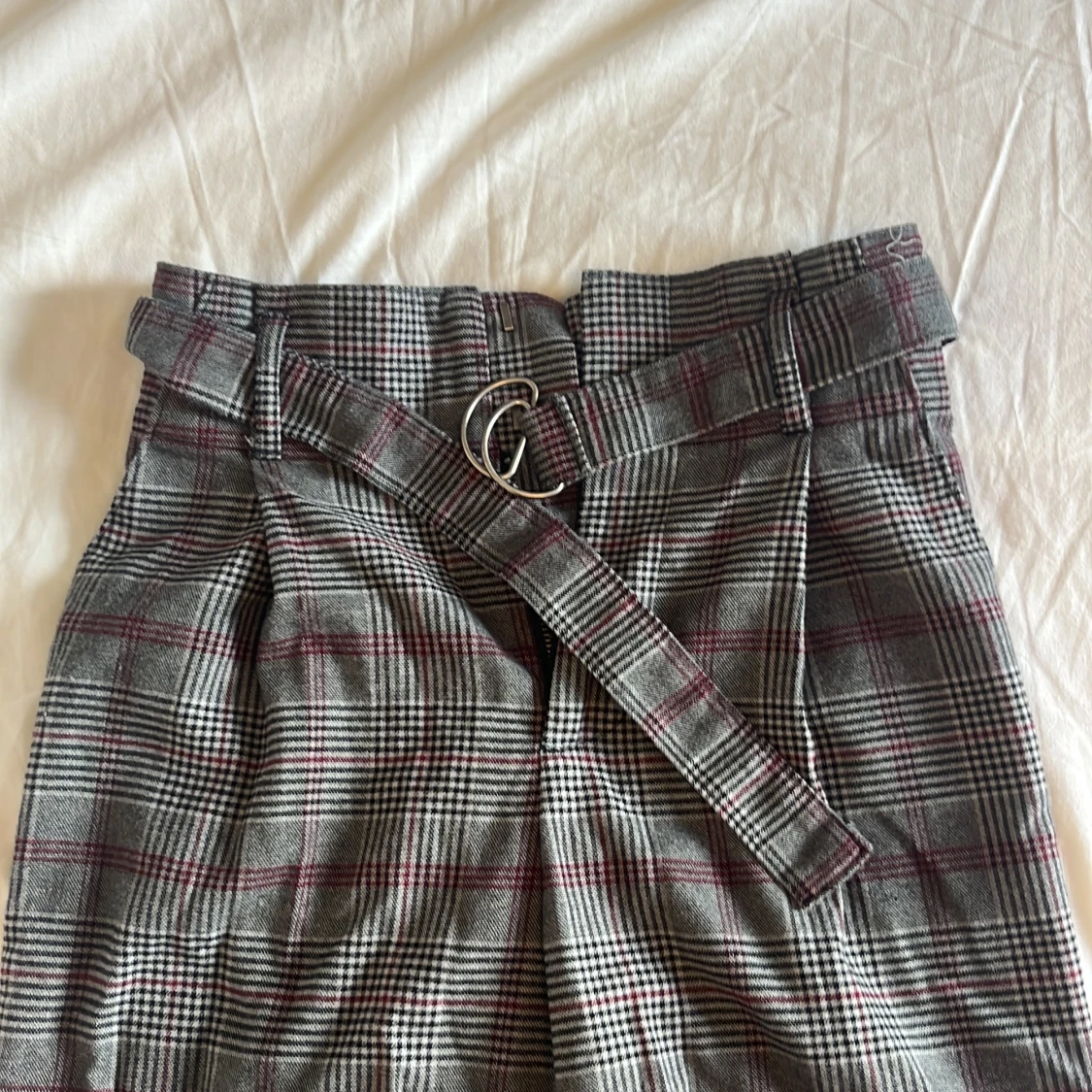 Rutiga kostymbyxor med bälte - 1