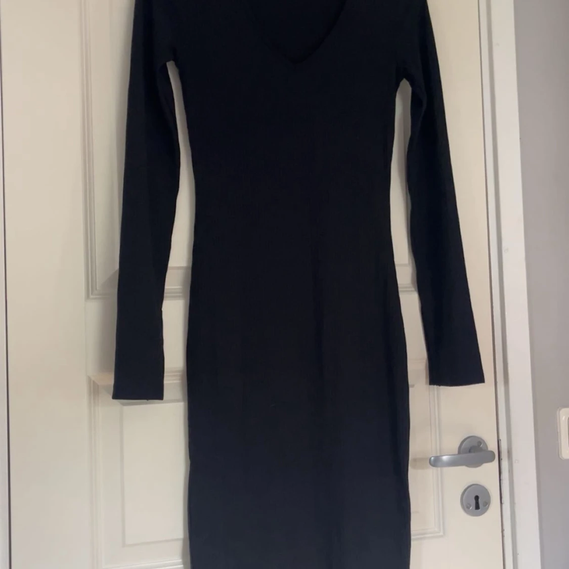 Svart ribbad långärmad långklänning💕