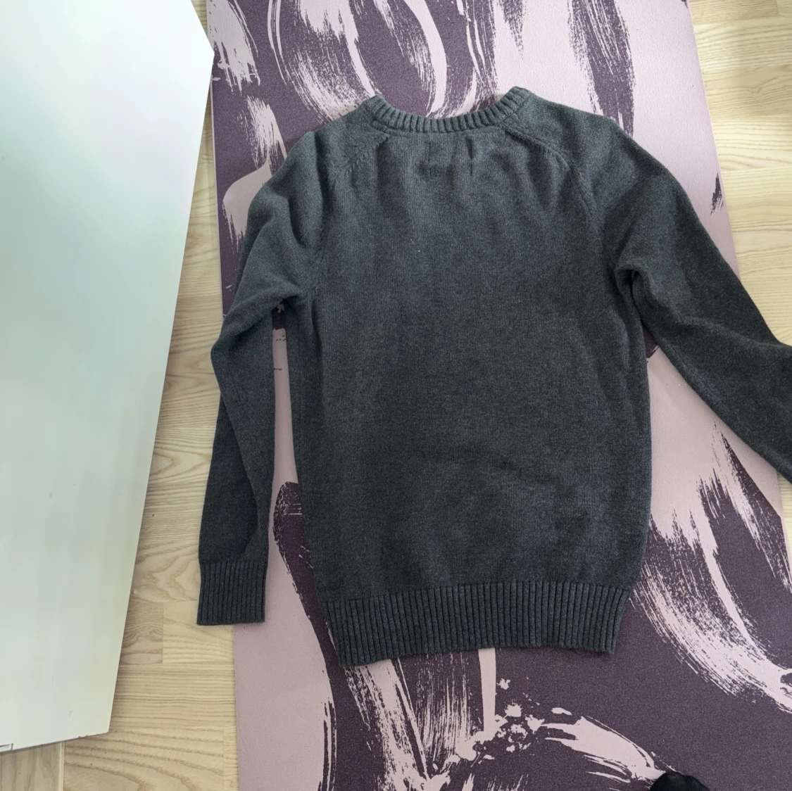 Grå stickad tröja från Morris Gents - 1