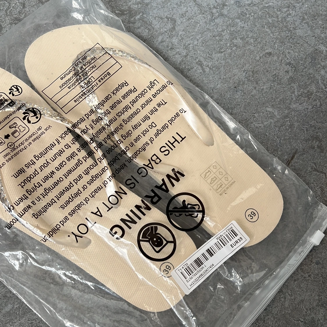 Glittriga beige sandaler strl 39 - 1