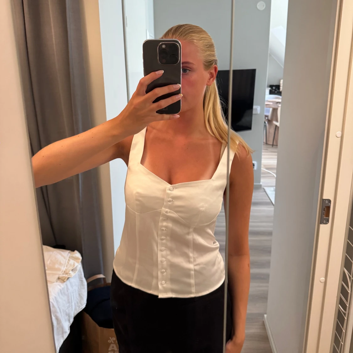 Vit korsett-topp med knappar - 2