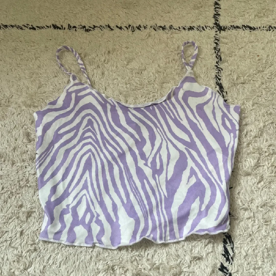 Lila zebramönstrad linnetopp från SHEIN - 1