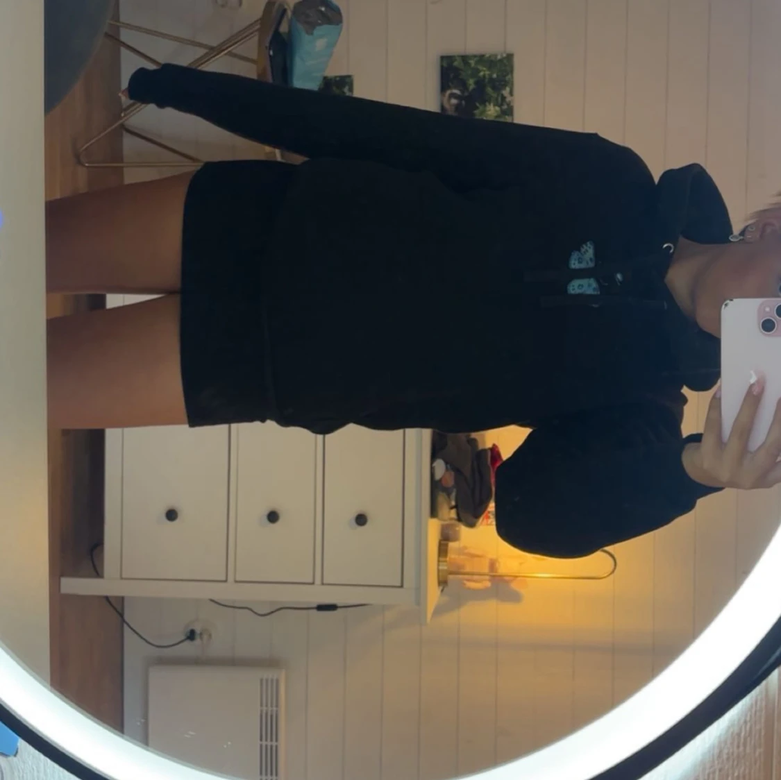 Svart hoodie med blå fjäril The Cool Elephant