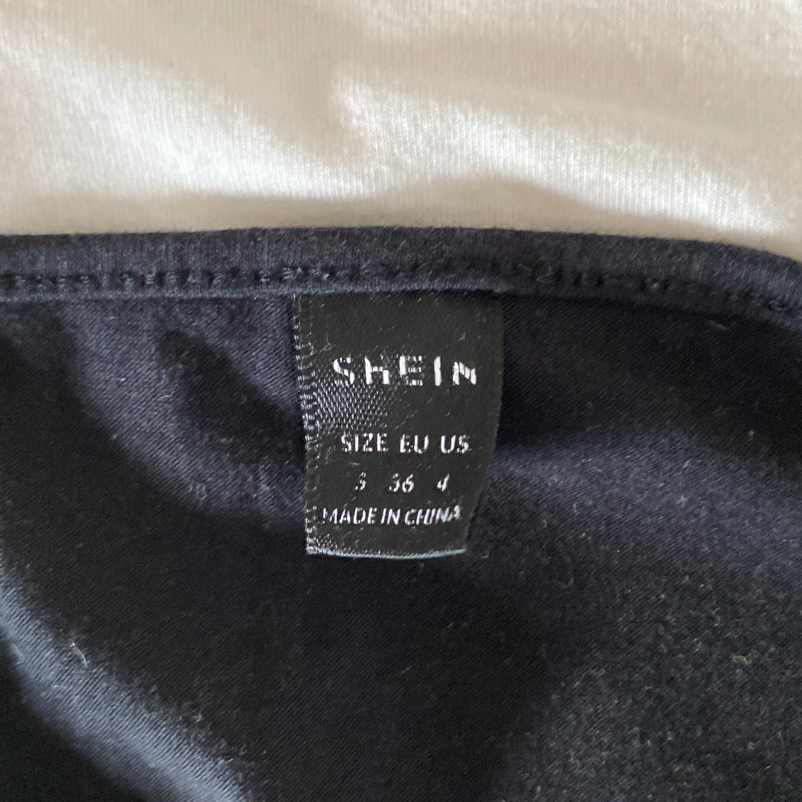 Svart och vit linnetopp från SHEIN - 1