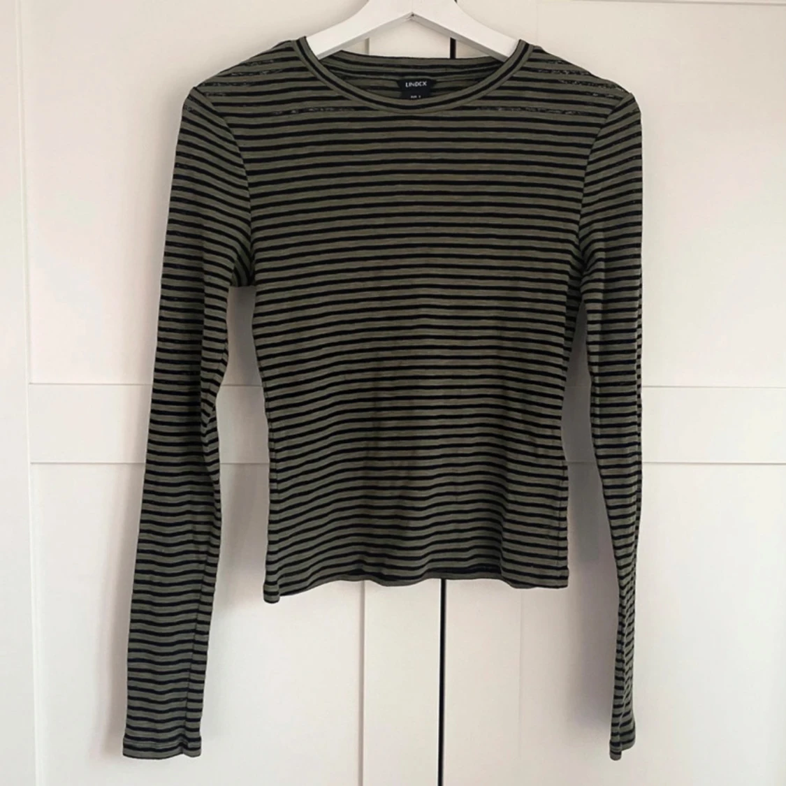 Randig långärmad topp från Lindex - 1