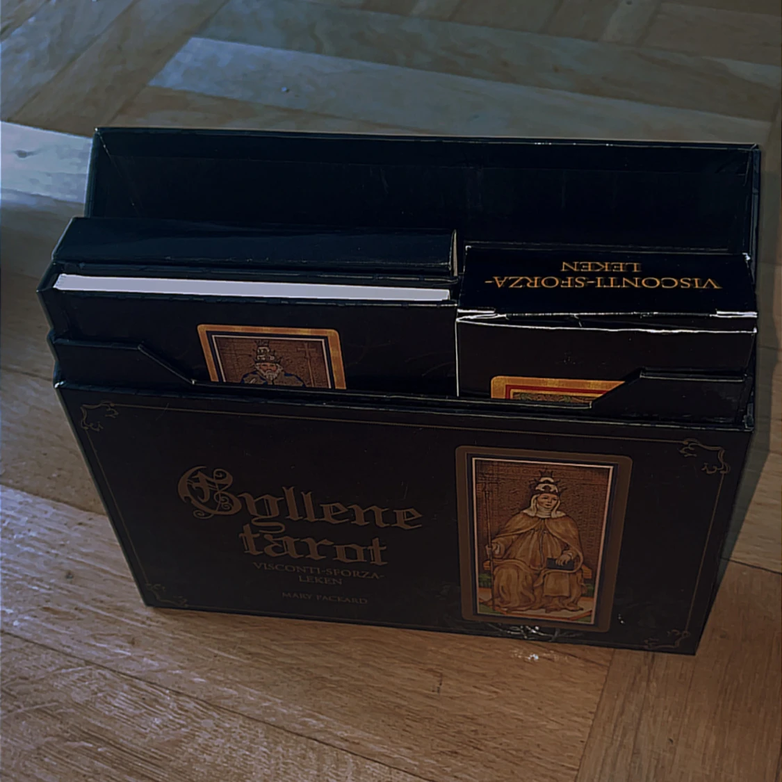 Gyllene Tarot Visconti-Sforza Leken av Mary Packard - 1