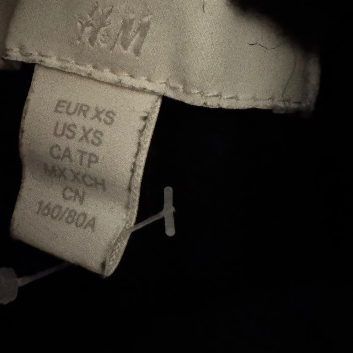 Svart ribbad ärmlös polotopp från H&M - 2