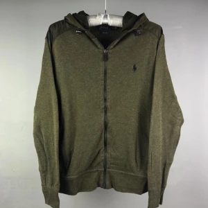 Ralph Lauren Cardigan - Ralph Lauren Cardigan | Bra Skick | Riktigt fet till våren/sommaren | Stilren Färg | PLUGMANIA👟