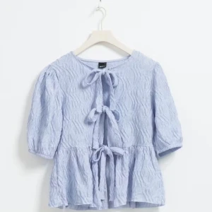 Blå topp - Söt topp med knytning och puffärm!