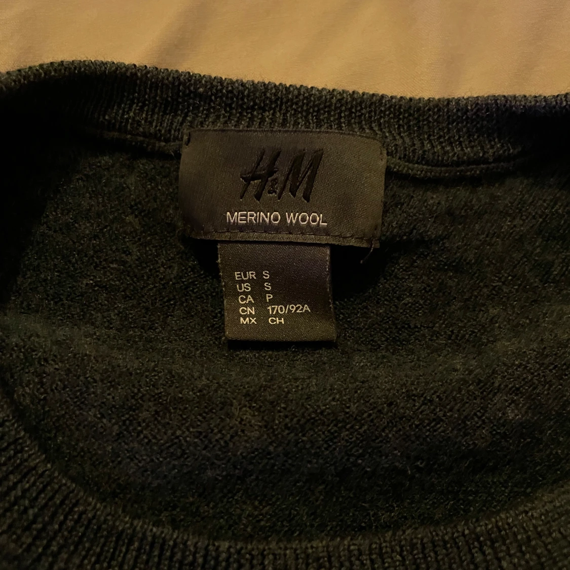 Mörkgrön merinoulltröja från H&M - 2