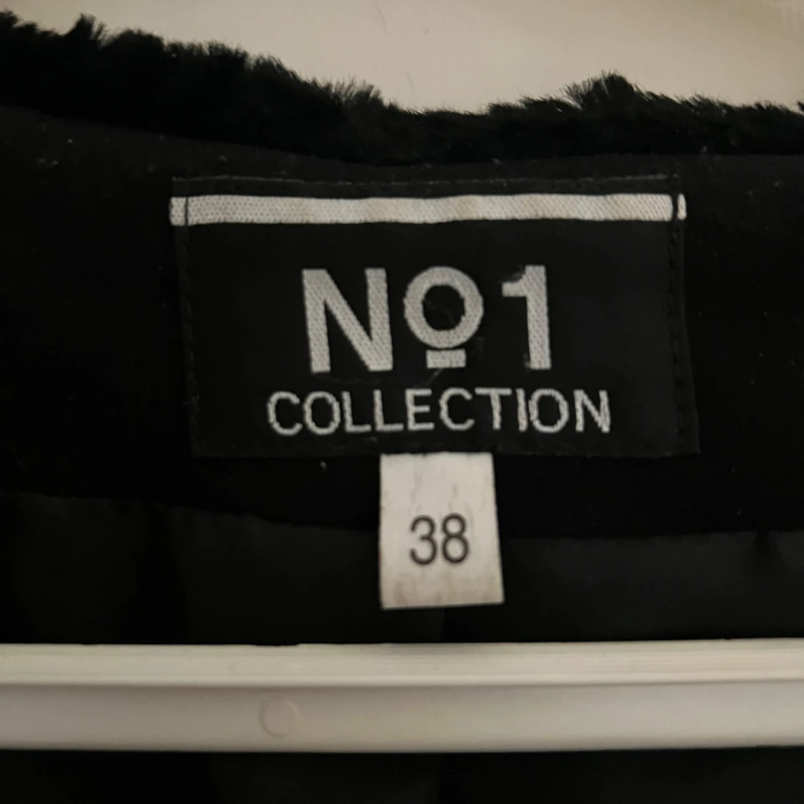 Svart kappa från NO1 Collection - 2