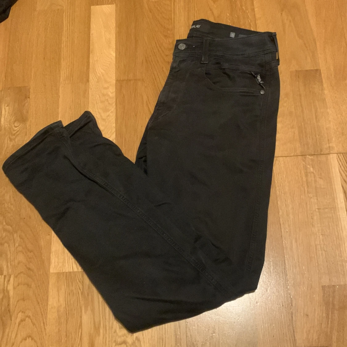 Svarta jeansbyxor från Replay