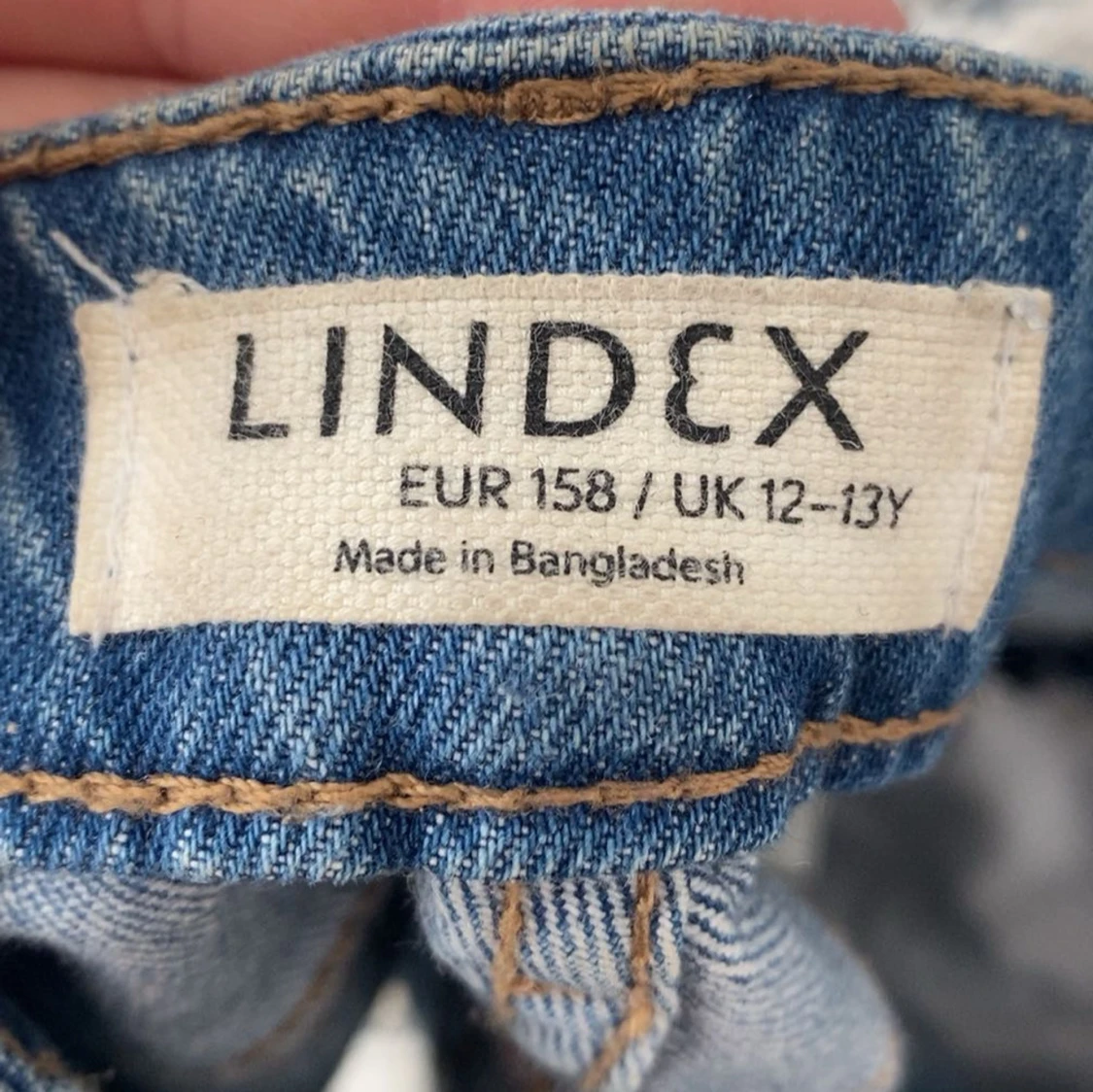 Blå jeansshorts från Lindex - 2