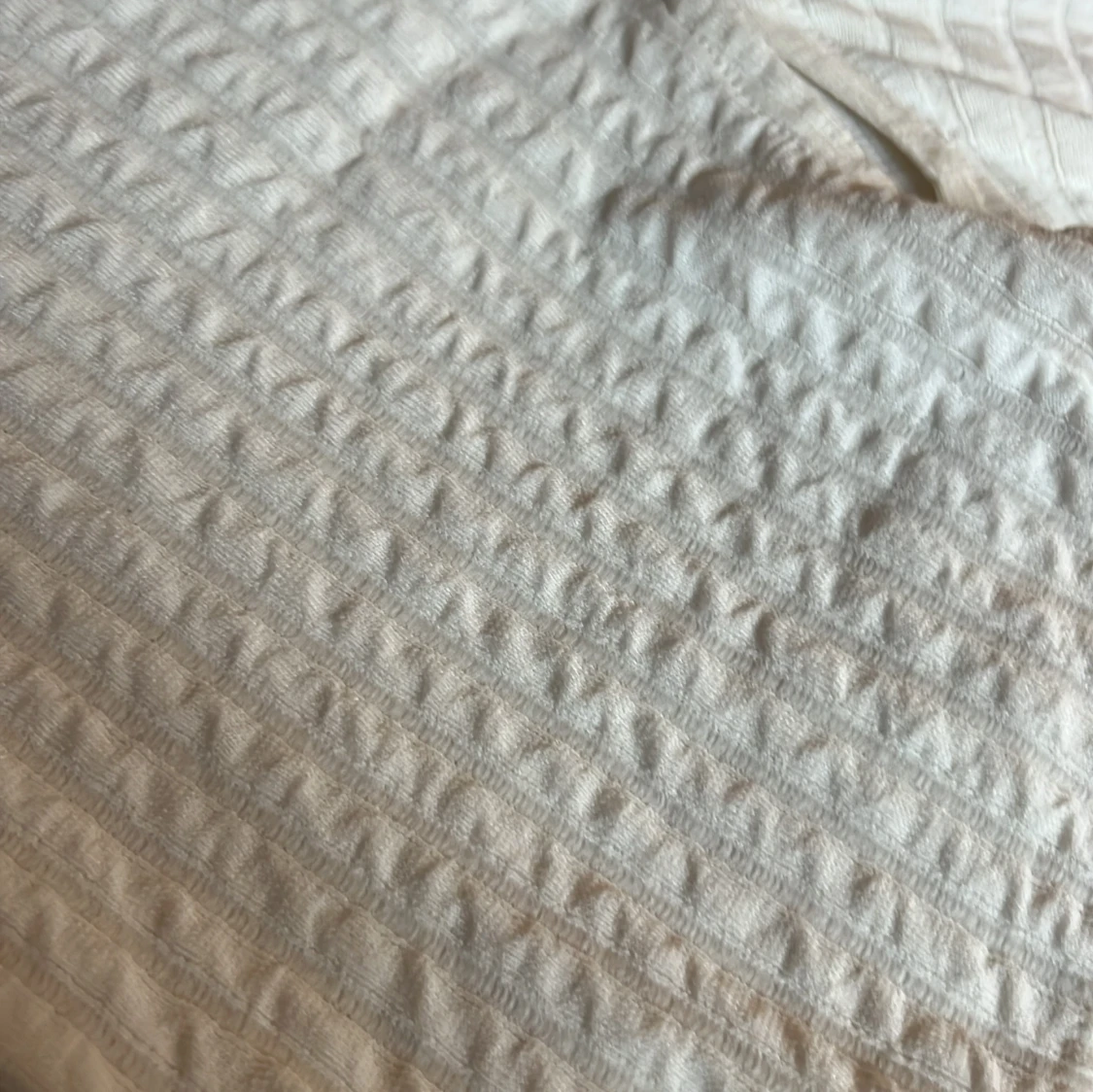 Vit ribbad kofta från H&M Divided - 3