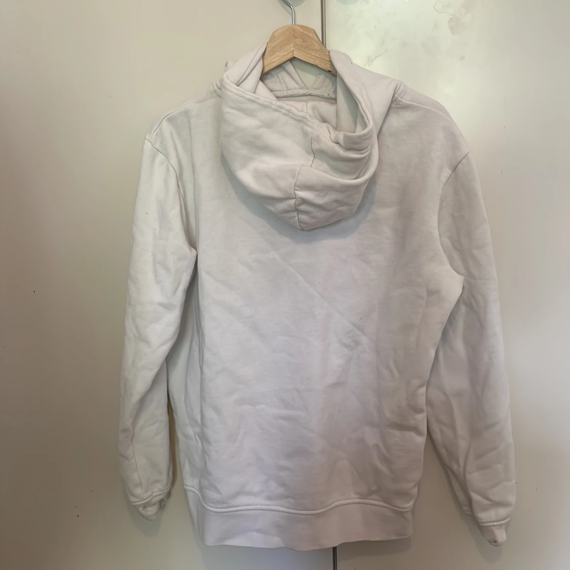 Vit hoodie från SMOG - 1