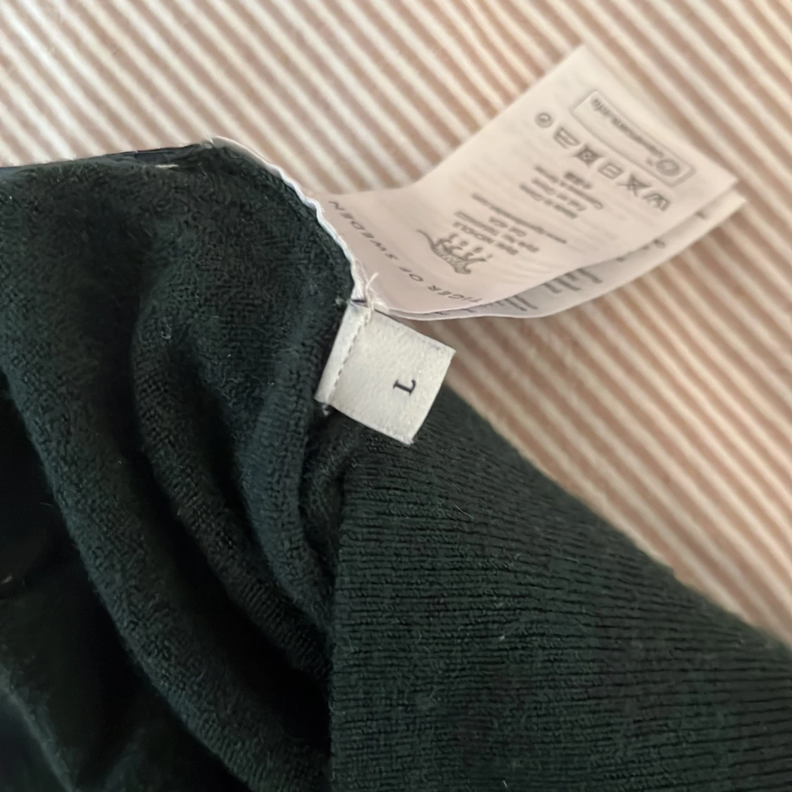 Mörkgrön tröja från Tiger of Sweden - 2