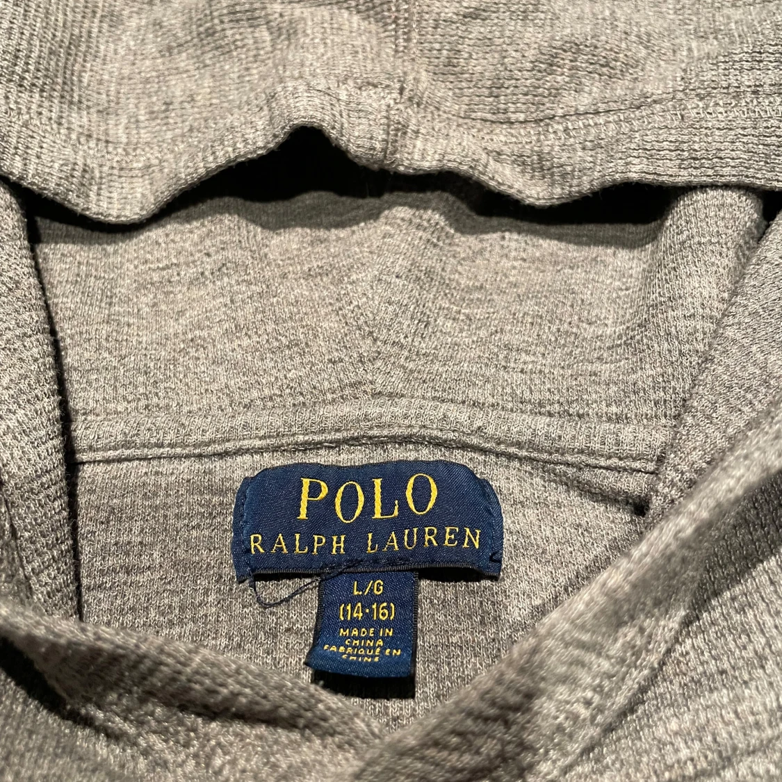 Grå hoodie från Polo Ralph Lauren - 2