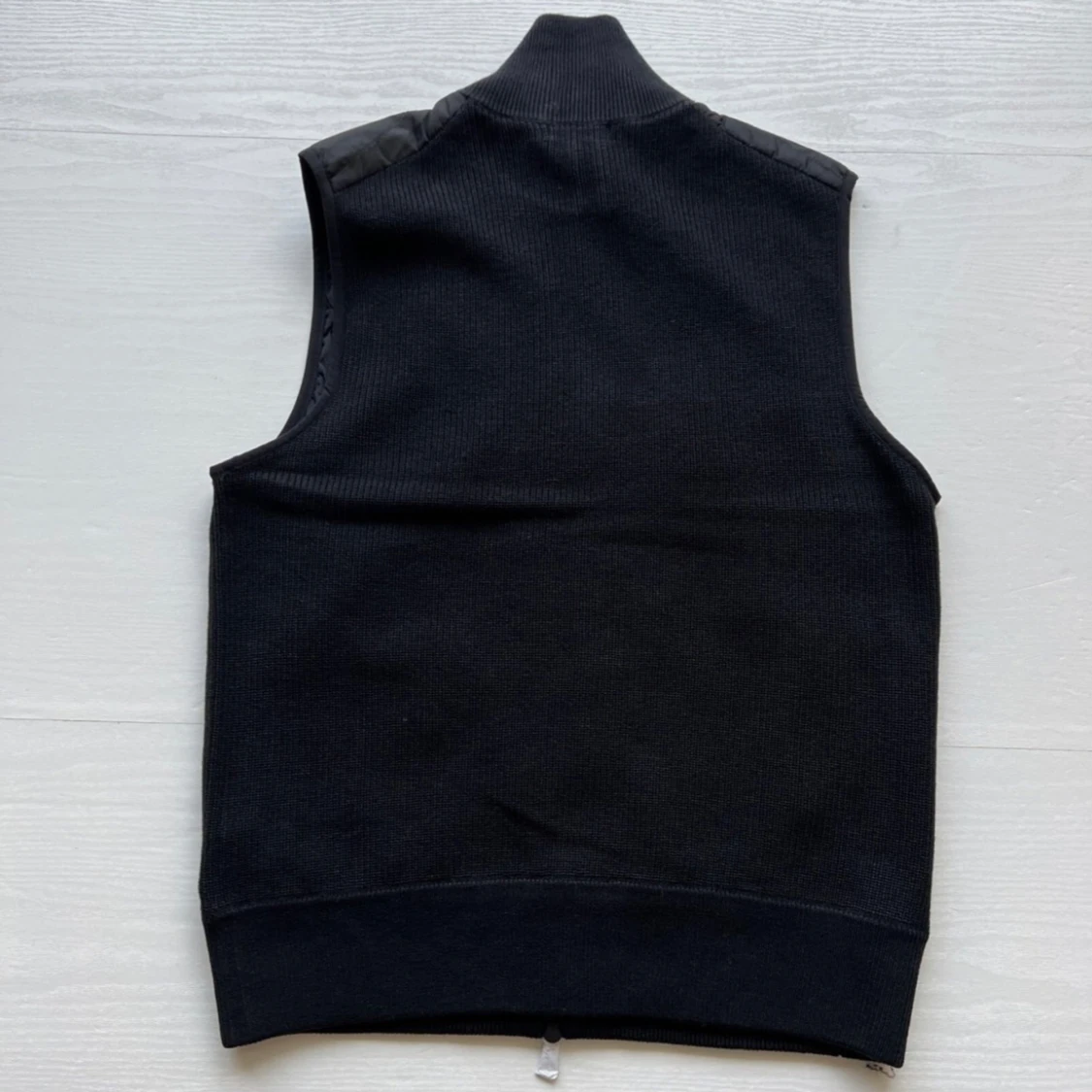 Svart quiltad väst från J.Lindeberg - 4