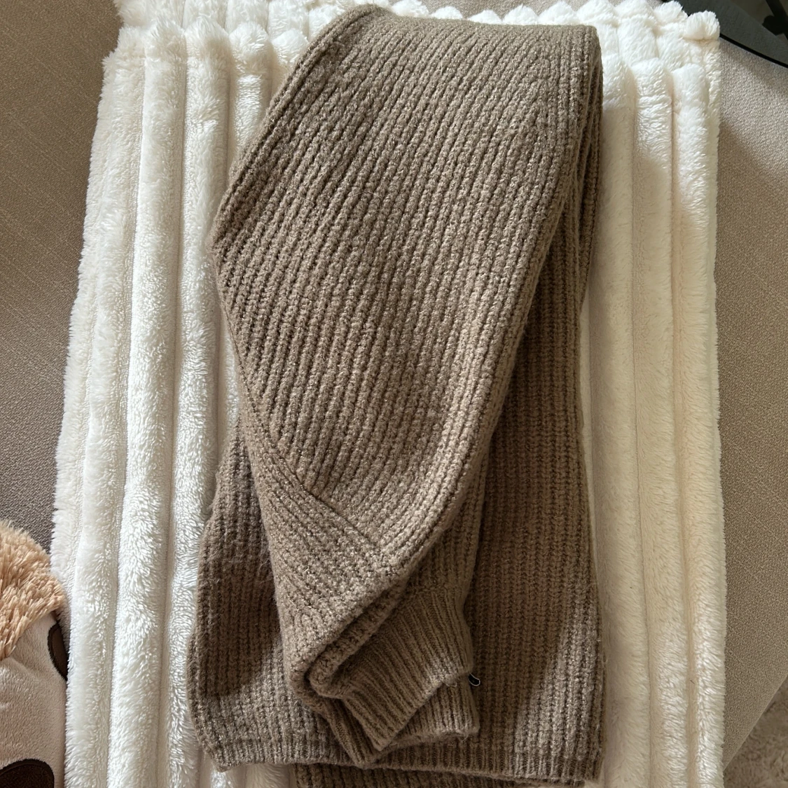 Beige stickad långklänning - 1