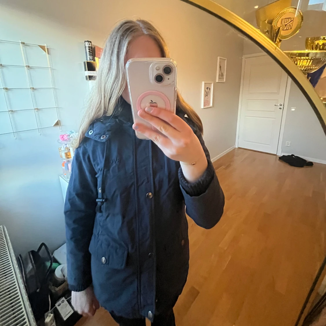 Svart parkajacka från SVEA