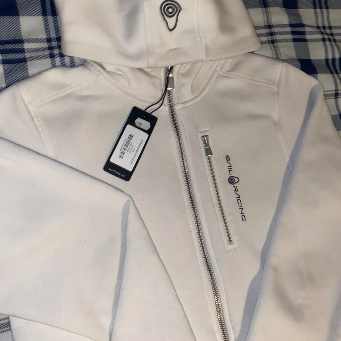 Vit hoodie med dragkedja från Sail Racing - 1